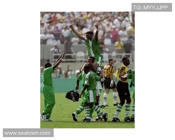 足球白手套的传奇故事与背后的不为人知的辛酸历程